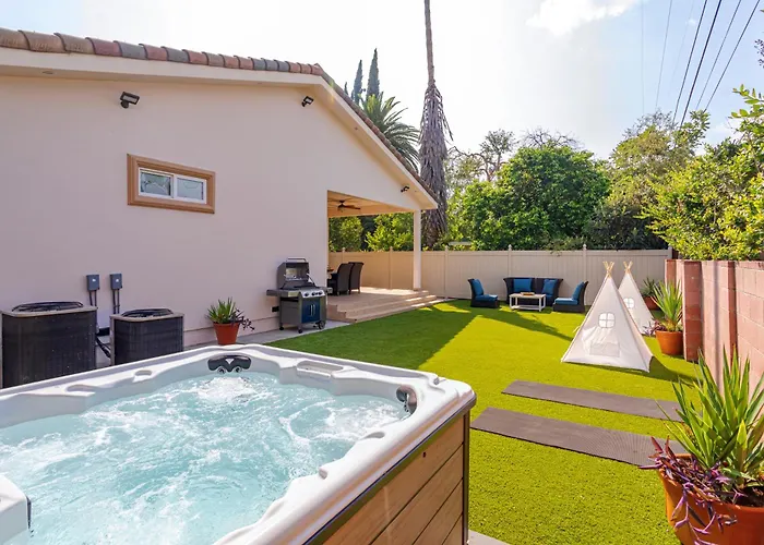 Regal 4 Bed With Hot Tub Close To Universal Sleeps 15