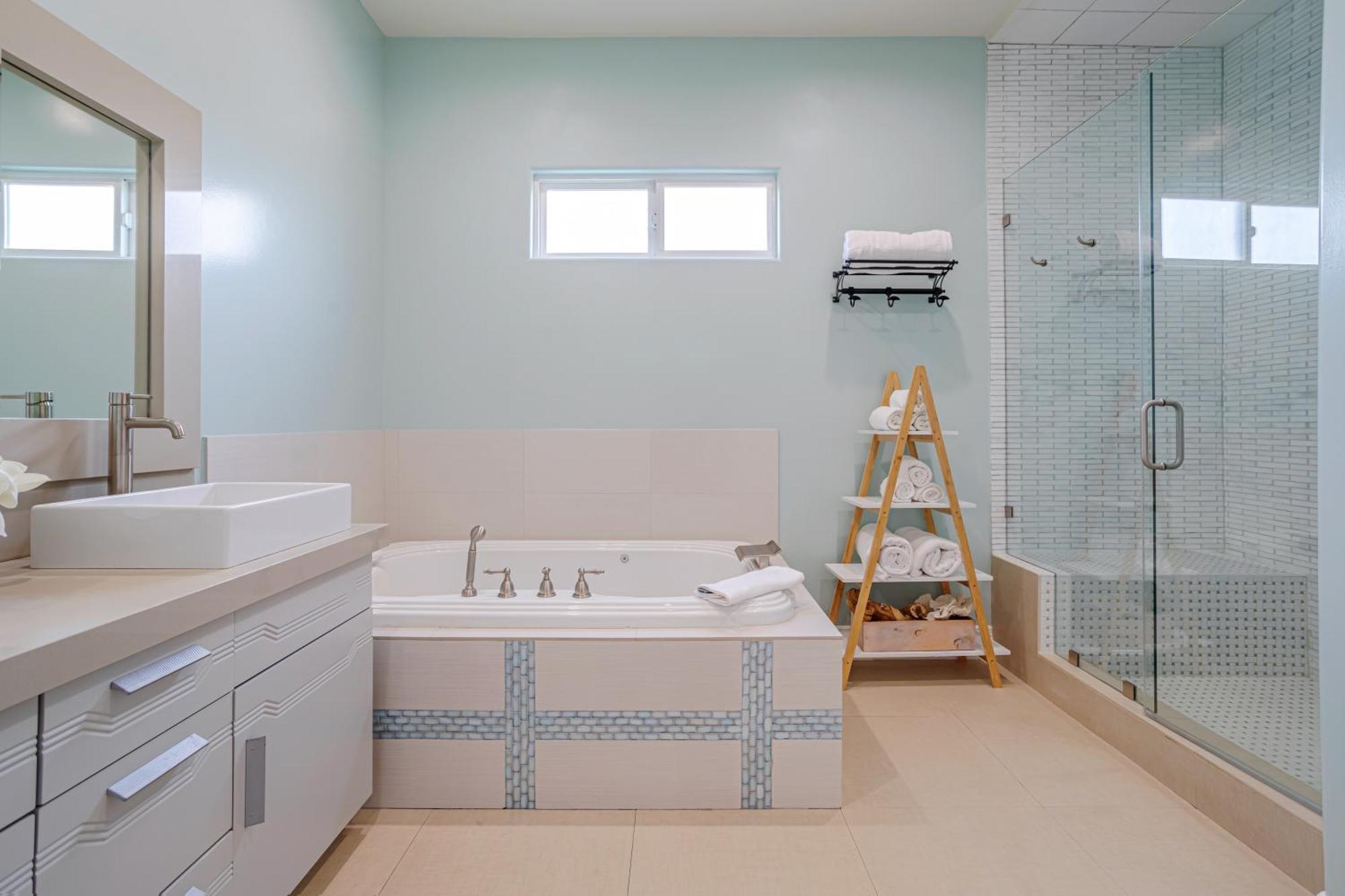 Hébergement de vacances Regal 4 Bed With Hot Tub Close To Universal Sleeps 15